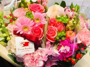 お祝いの花かご